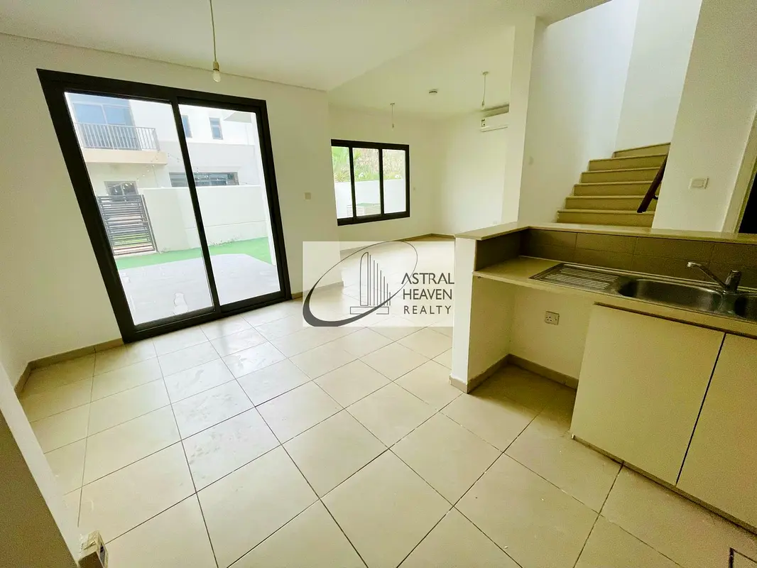 AMAZING LOCATION || NEXT TO SWIMMING POOL || 5 MINS WALK TO PAVILION