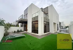 Vacant Corner Villa Near Park & Exit – Call Now