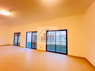 Mall Facing || Corner | Luxury 5 BR | View Now!