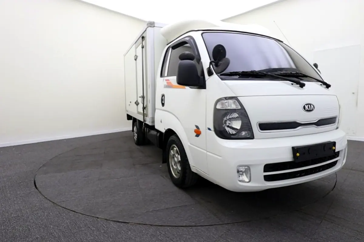 Kia Bongo 2019 — photo 1 of 12
