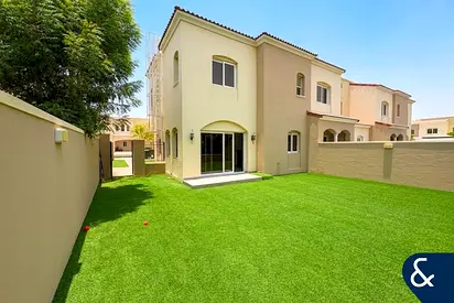 Rare 4 Beds | Ideal Location | Single Row