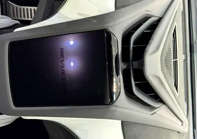 صورة 9 لـ 2025 Lamborghini REVUELTO