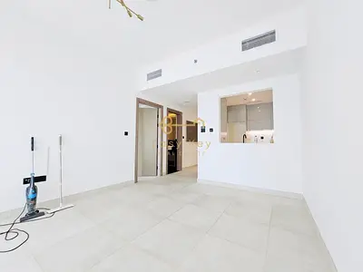 Burj Khalifa View | Elegant Residence Building | Ready to Move
