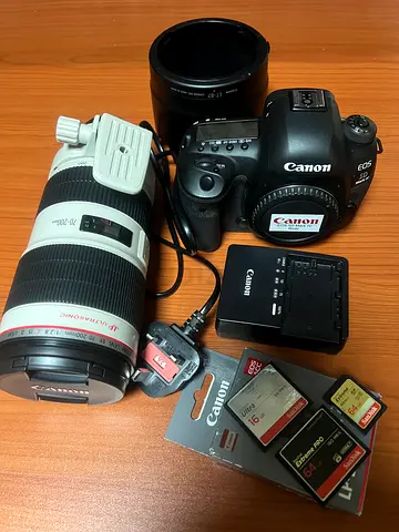 Canon 5D Mark IV w/70-200 II Lens