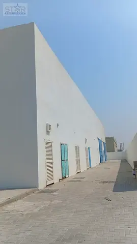 مستودع جديد 2200 قدم للإيجار بالصجعة