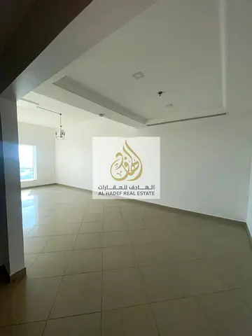 شقة غرفتين وصالة للإيجار السنوي في المجاز 1 – الشارقة | غرفتان ماستر | إطلالة على الكورنيش | تكييف وجيم ومسبح وباركن مجاناً وقريبه من جميع الخدمات
