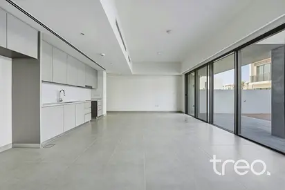 Vacant| Middle Kitchen | Near Park |