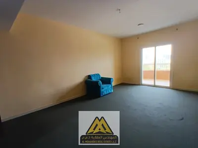 إذا كنت تبحث عن شقة مريحة في موقع مميز بالقرب من كورنيش عجمان، فهذه الشقة في منطقة النخيل تعد خياراً مثالياً للسكن العائلي أو للأفراد. تقع في الصف الث