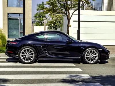AED 3757/month | 2017 Porsche Cayman  | GCC Specs | Ref#490239