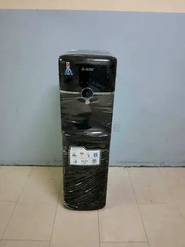 Bottom load water dispenser