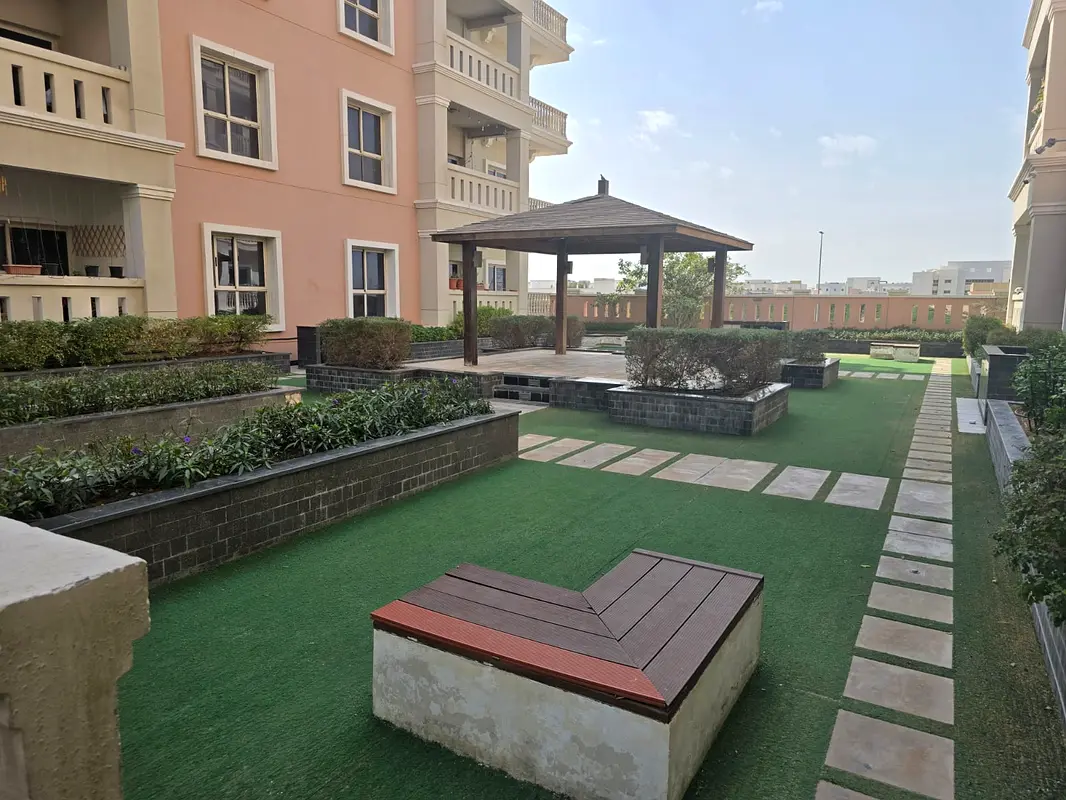 Cheapest 2 Bed+Maid | 1450sft | Family building | Balcony | Pets allowed | Car Park