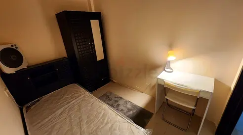 PARTITION FOR SINGLE LADY ONLY NEAR MOE