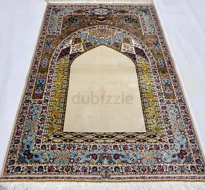2.5 x 4 ft | 80 x 120 cm | Premium High Quality Beige Floral Silk Prayer Rug