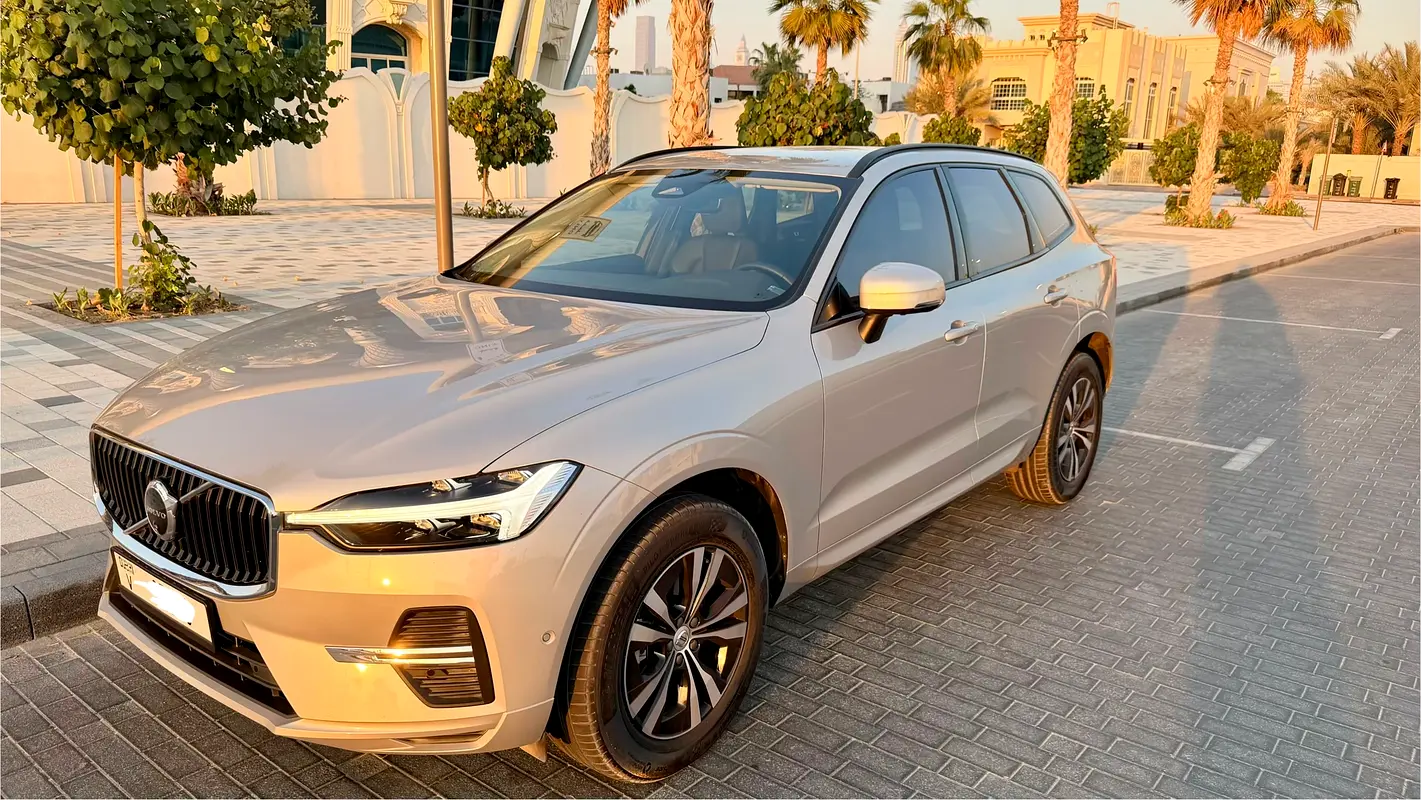 Volvo XC60 2024 — photo 1 of 10