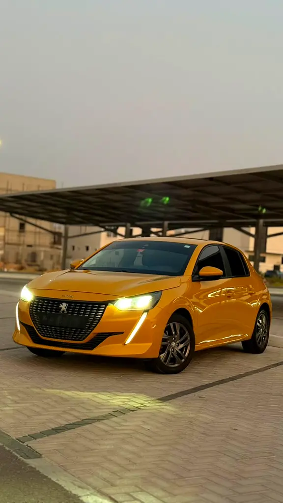 Peugeot 208 2022 — photo 1 of 14