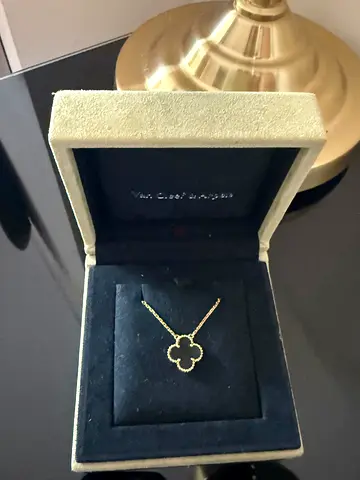Vintage Alhambra pendant 18K yellow gold, Onyx