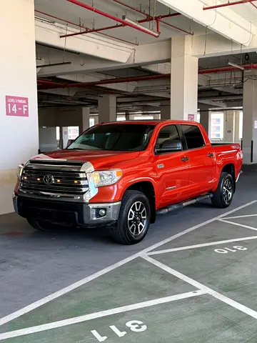 Toyota Tundra TRD Off-Road 2016 - Canadian Specs - Clean Condition