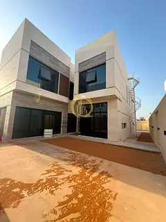 For sale: a villa in Al-Hashi, Al-Badea suburb, area 6000 sq ft, built-up area 5000 sq ft, has 5 mas