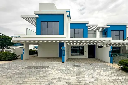 4 CHQ | NEGOTIABLE FOR 1CHQ | ON PARK