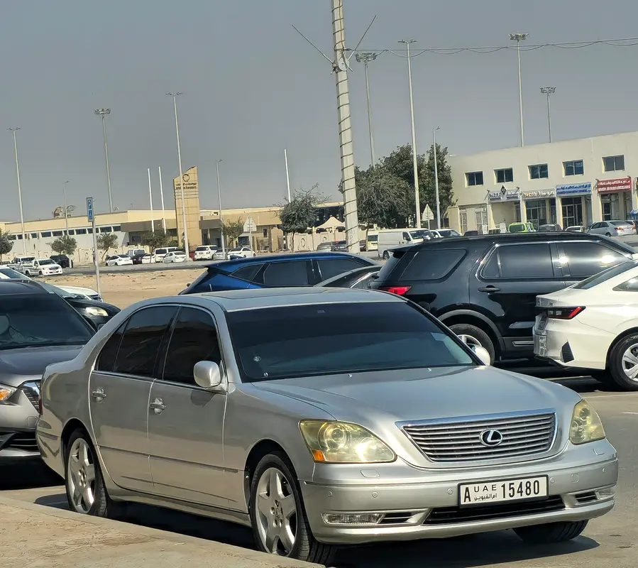 Lexus LS-Series 2006 — photo 1 of 4