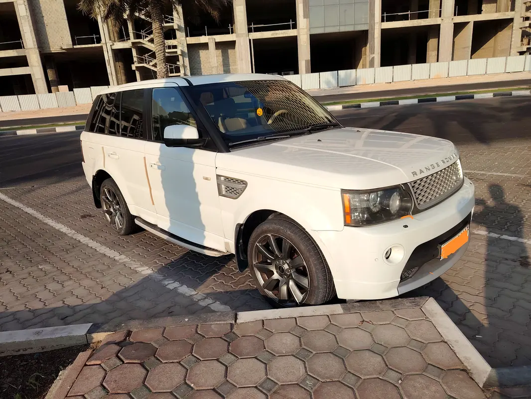 Land Rover Range Rover Sport 2013 — photo 1 of 9