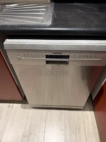 Siemens stainless steel built-in dishwasher in good working condition