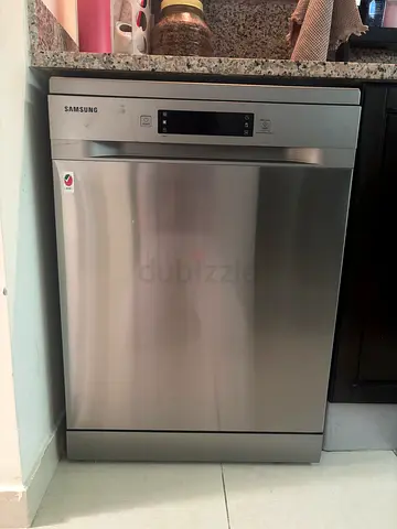 Samsung stainless steel freestanding dishwasher - good condition
