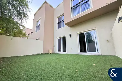 Single row | 3 Bed + maid | Avail end July