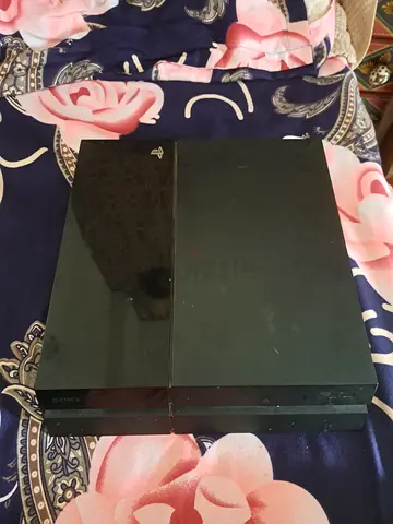 Ps4 with 2 controller