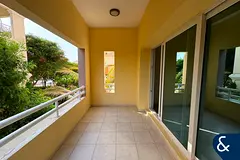 Vacant Corner Unit | 1 Bedroom | South West