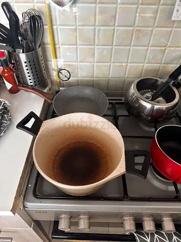 Cooking pot (Works on induction) (Read the description)