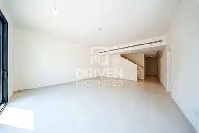 Next to Amenities | Flexible Cheques | Vacant