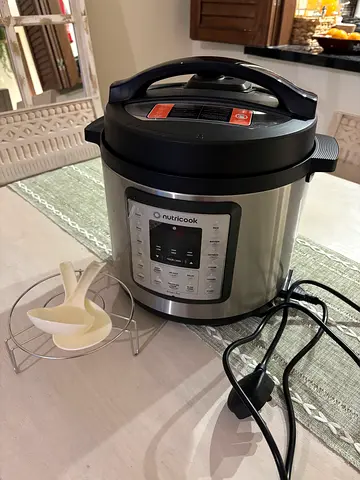 Nutricook electric pressure cooker