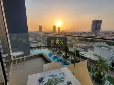 استوديو مفروش | بلووم هايتس 1 | إطلالات على المسبح والأفق