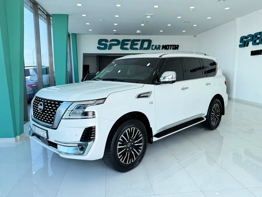 Nissan Patrol 2022 — photo 1 of 18