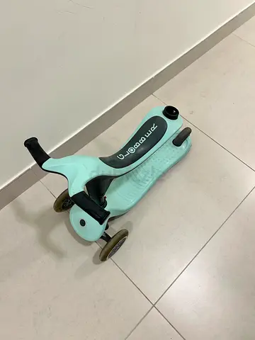 Lightweight 3-wheel kids scooter - mint green, good condition