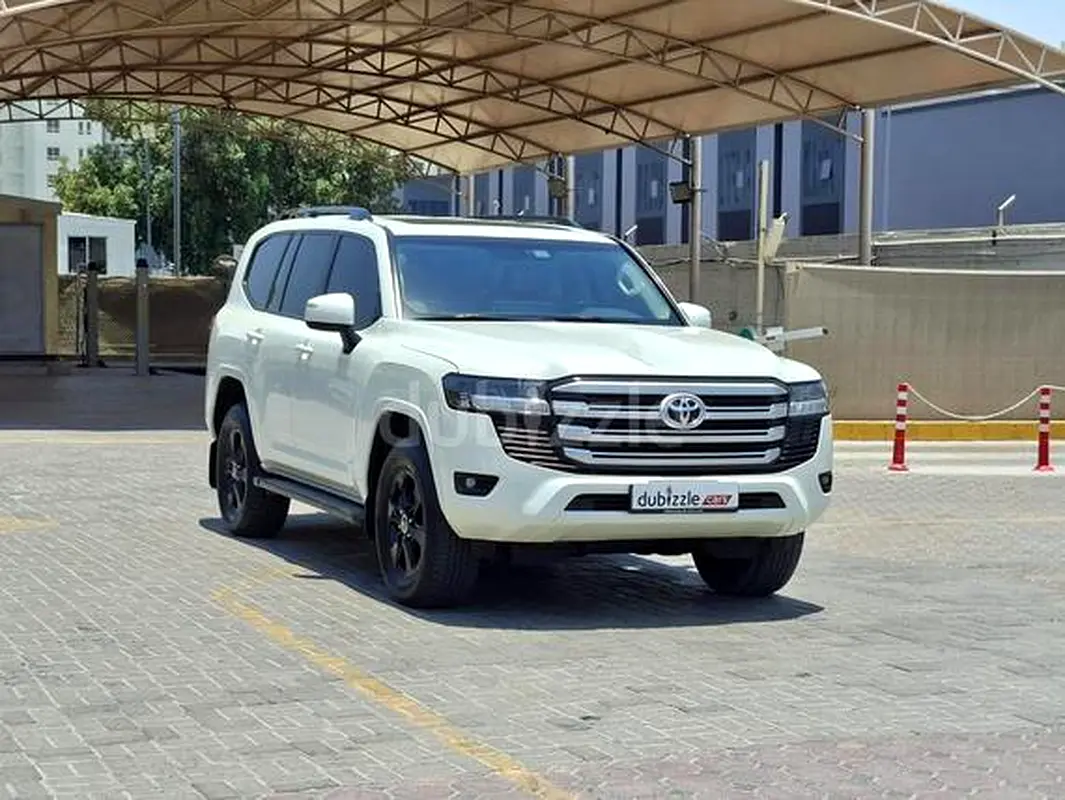 Toyota Land Cruiser 2022 — photo 1 of 13