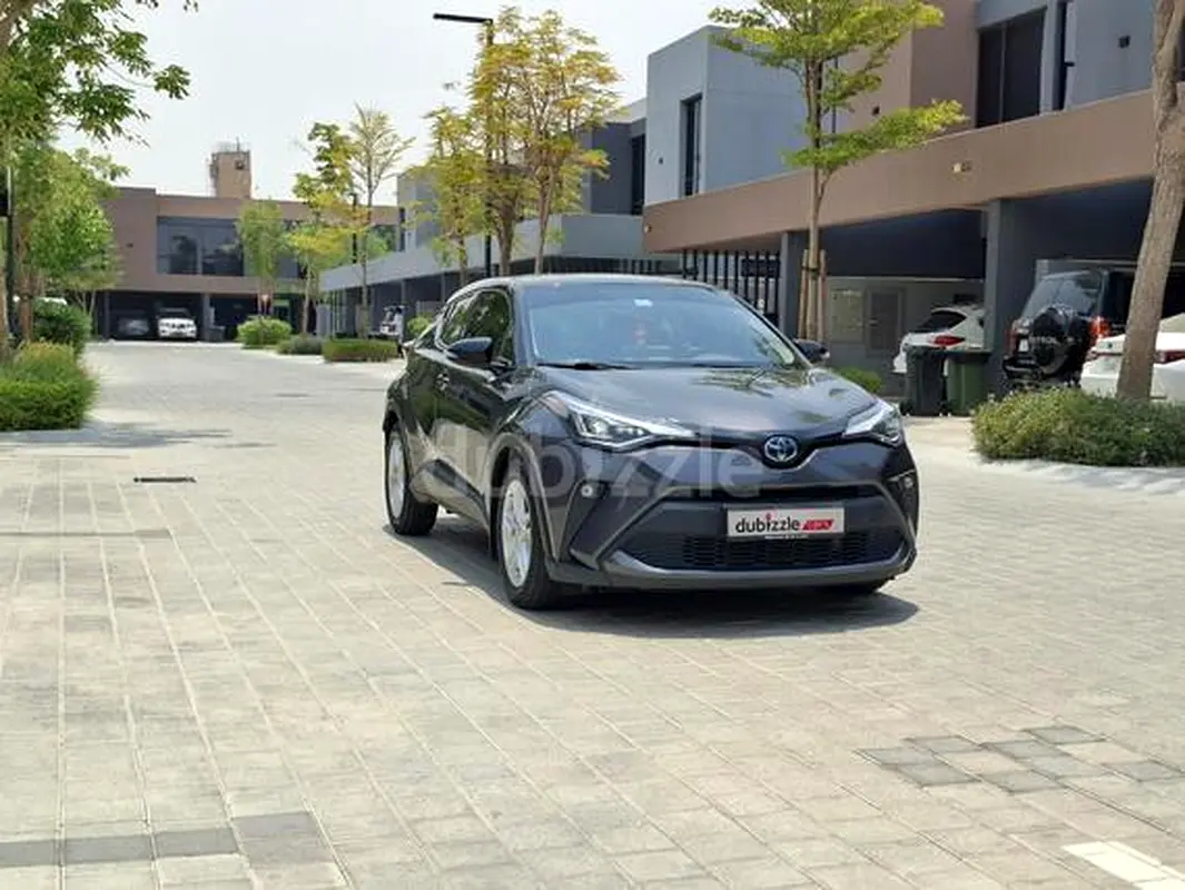 Toyota C-HR 2023 — photo 1 of 13