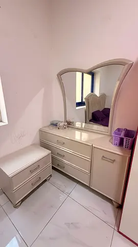 premium dressers Table
