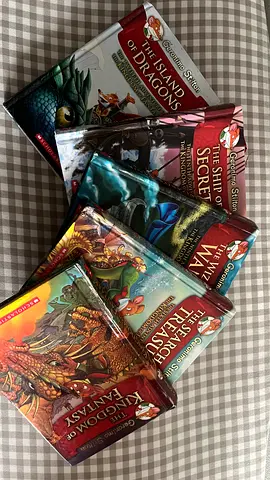 Geronimo Stilton/ Kingdom of Fantasy childrens book set (5 Hardcover books) + Treasure Island