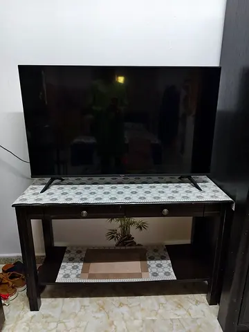 Hisense LED 50 smart tv for sale in Abu Dhabi