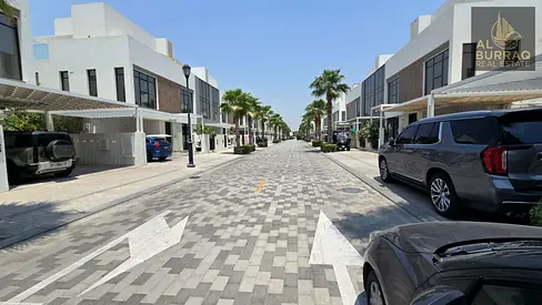 Luxury 3BR + Maid’s Villa | Prime Jumeirah Living