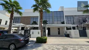 Luxury 3BR + Maid’s Villa | Prime Jumeirah Living