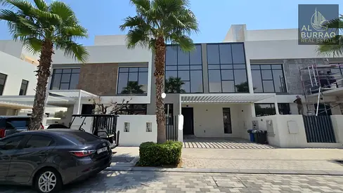 Luxury 3BR + Maid’s Villa | Prime Jumeirah Living