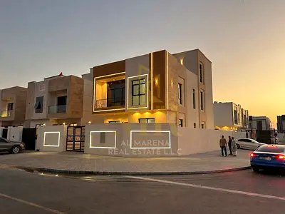 فيلا للبيع بموقع مميز مقابل الخدمات وشارع الشيخ محمد بن زايد.