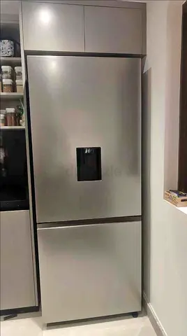 Samsung Bottom Freezer Fridge With Water Dispenser Excellent Condition