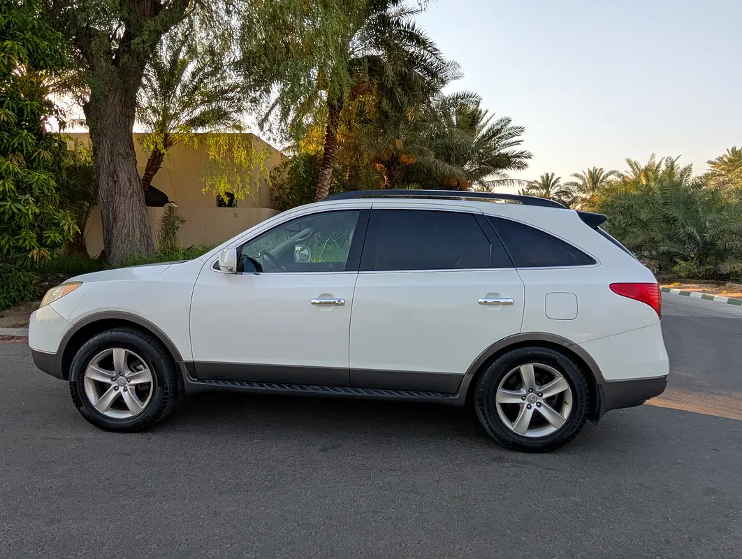 Hyundai Veracruz 2011 — photo 1 of 6