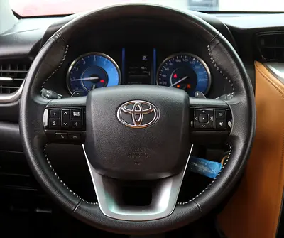 2022 Toyota FORTUNER — фото 12