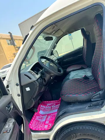 2013 Toyota HIACE 照片 2