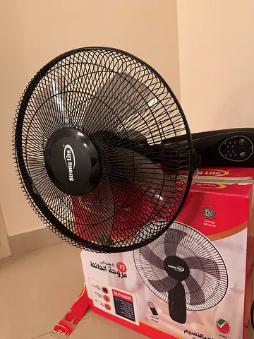 Strong Lite Oscillating wall fan - Excellent Condition